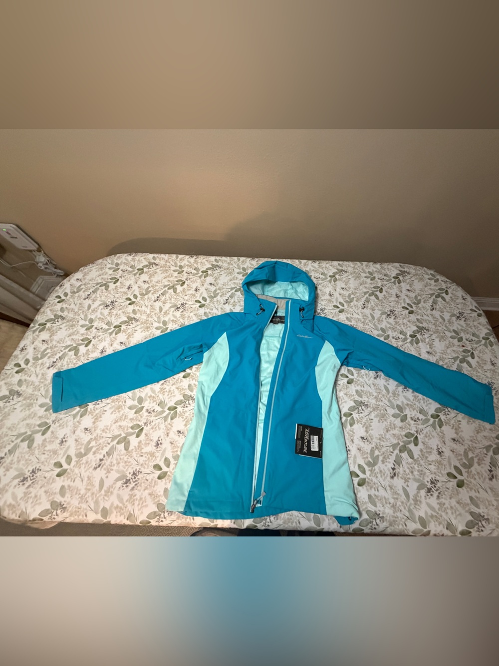 Eddie Bauer Teal and Light Blue Ski Jacket - Picture 1 of 10